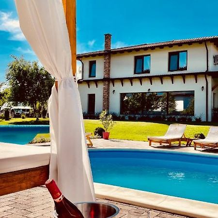 Epic House Valea Avrigului Villa Bagian luar foto